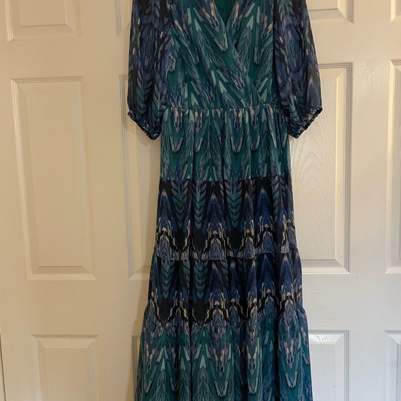 Madison Tara Elegant Blue and Green 3/4 sleeve modest Patterned Dress size 10 - Picture 3 of 12